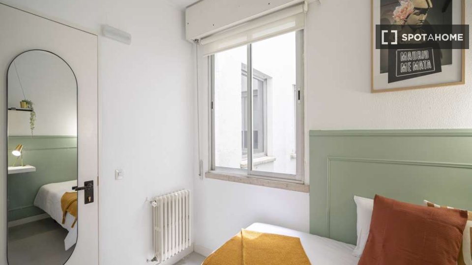 Double room Madrid, 67 beds — photo 7