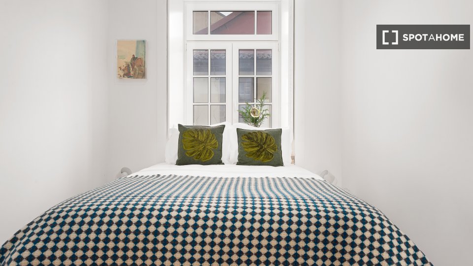Apartment Porto, 3 beds, 40m² — photo 18