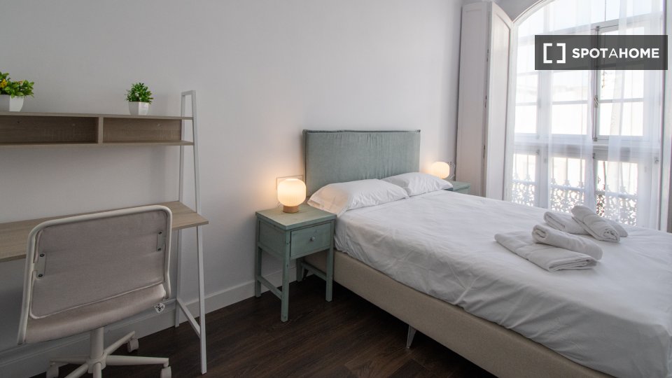 Double room Cadiz, 2 beds, 100m² — photo 13