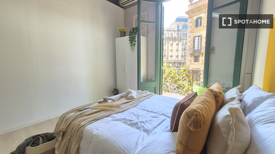 Double room Barcelona, 8 beds, 180m² — photo 9