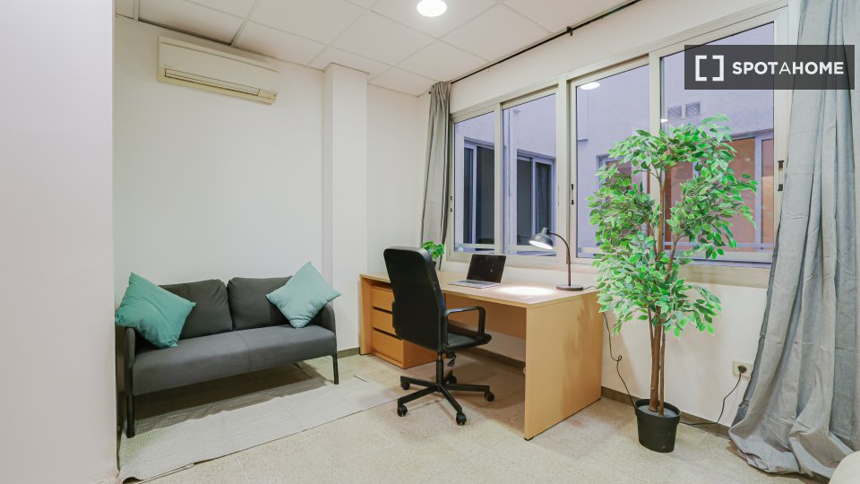 Double room Barcelona, 17 beds, 550m² — photo 4