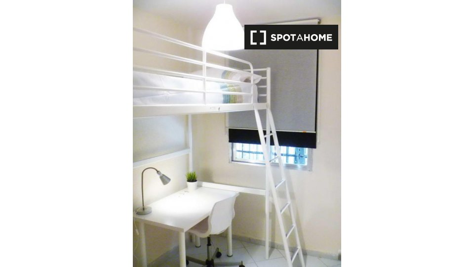 Double room Madrid, 4 beds — photo 11