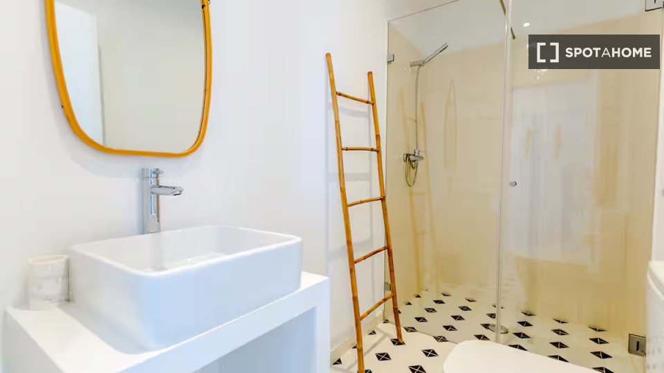 Apartment Lisbon, 2 beds — photo 8