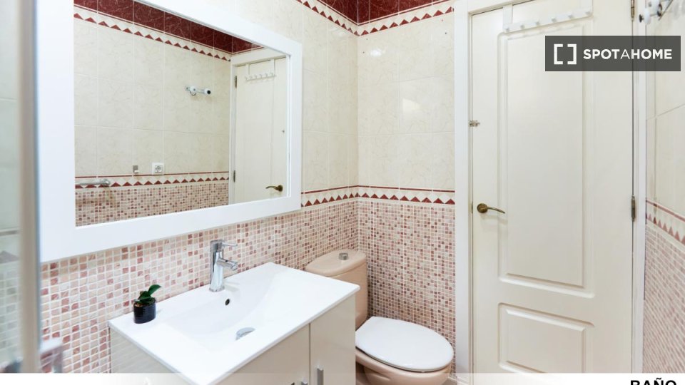 Double room Seville, 5 beds — photo 38