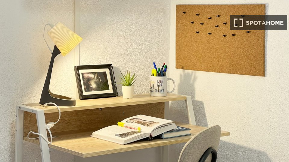 Double room Madrid, 6 beds — photo 12