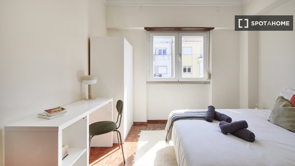 Double room Lisbon, 10 beds — photo 19