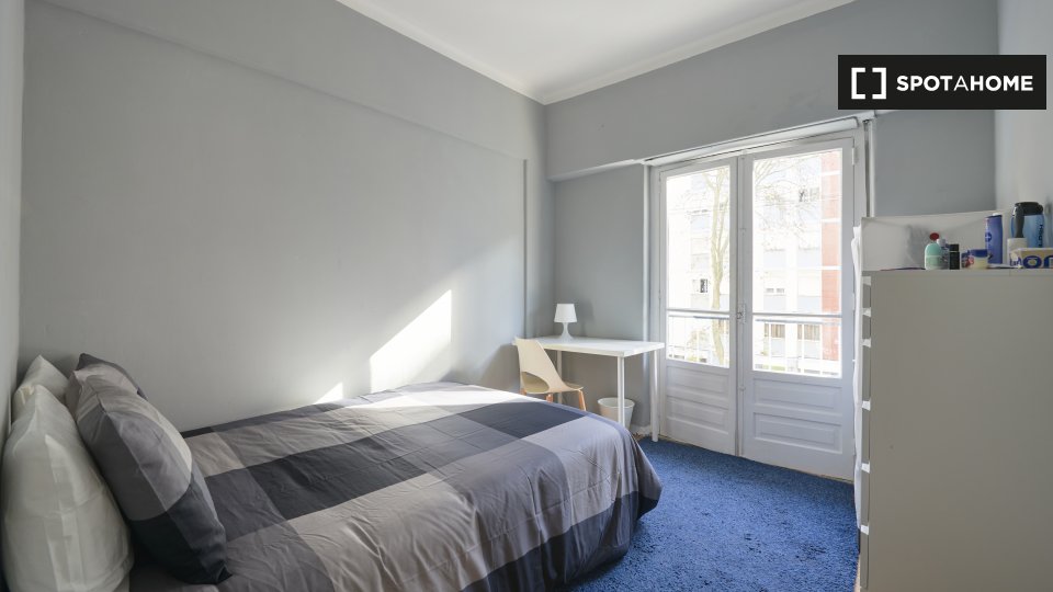 Double room Lisbon, 6 beds — photo 16