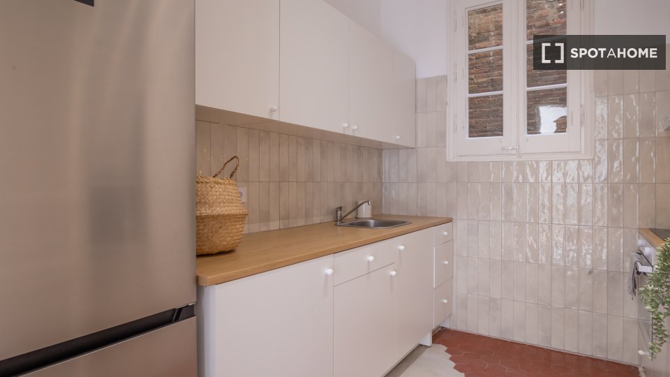 Double room Barcelona, 4 beds, 90m² — photo 4
