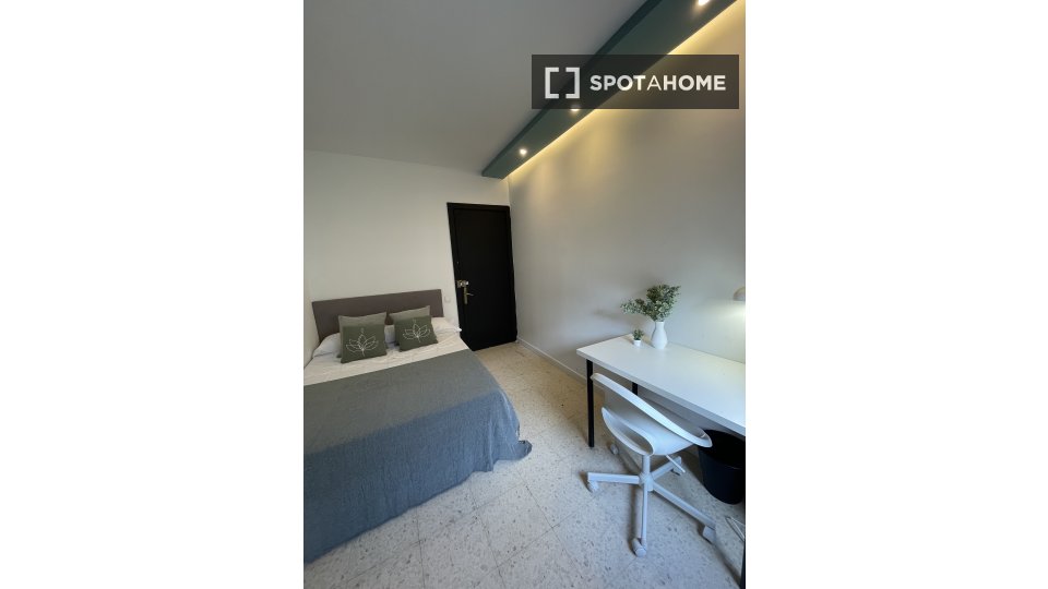 Double room Seville, 8 beds, 180m² — photo 11
