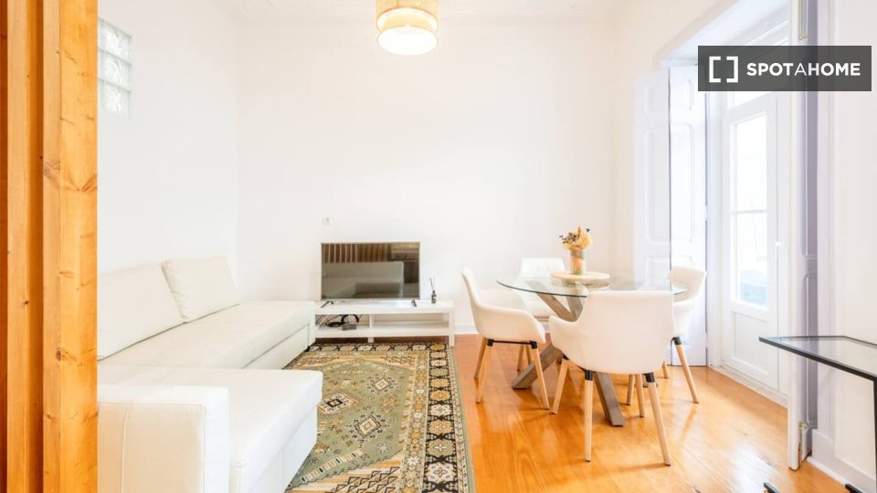Apartment Lisbon, 2 beds — photo 13