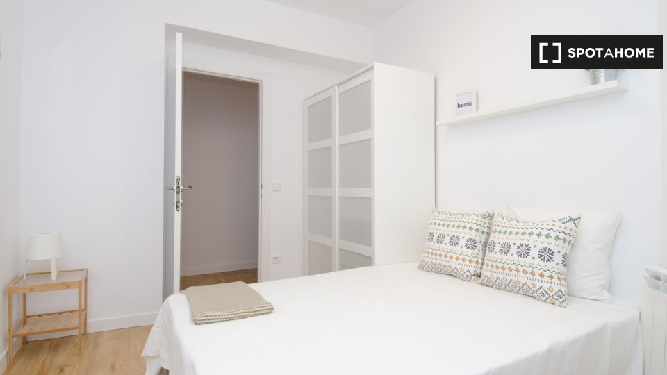 Double room Madrid, 6 beds — photo 12