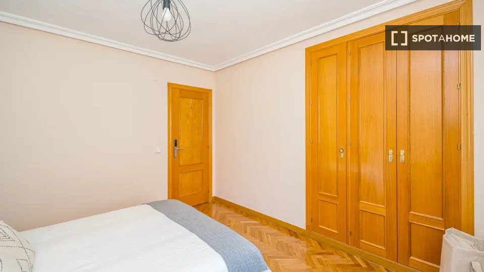 Double room Madrid, 8 beds — photo 9