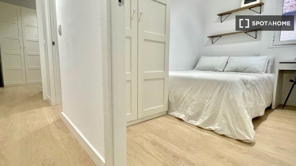 Double room Madrid, 12 beds — photo 22