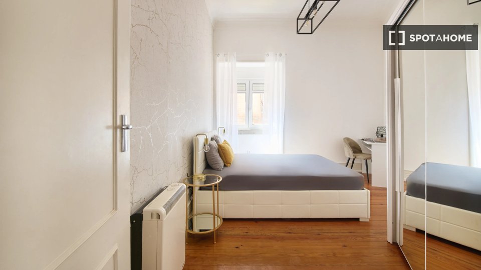 Double room Lisbon, 9 beds — photo 1