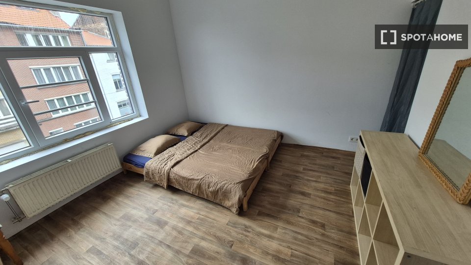 Double room Brussels, 6 beds — photo 11
