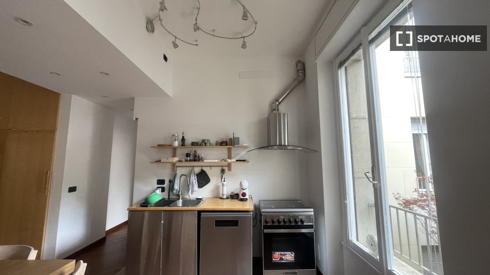 Double room Milan, 3 beds, 80m² — photo 11