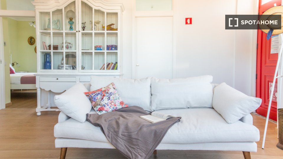 Apartment Lisbon, 2 beds — photo 18