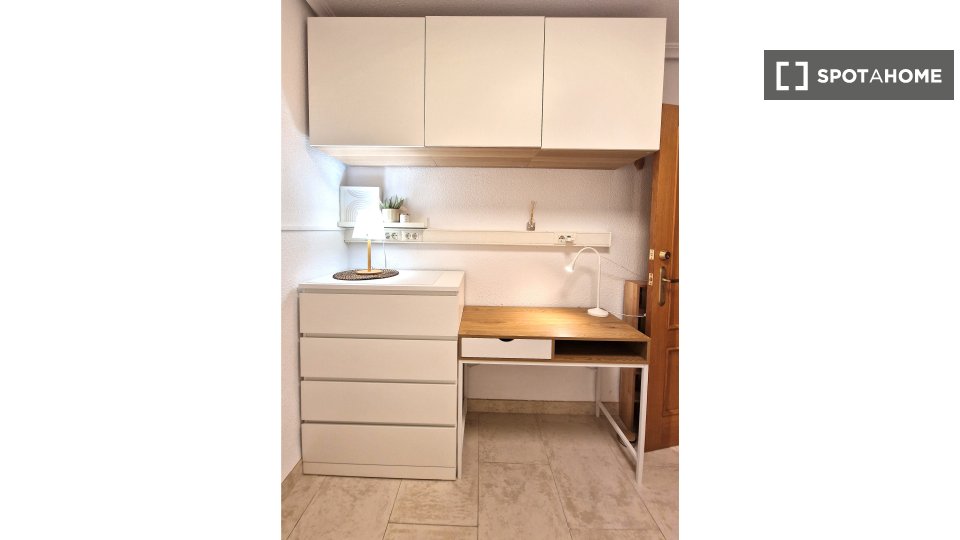 Double room Valencia, 5 beds, 160m² — photo 56