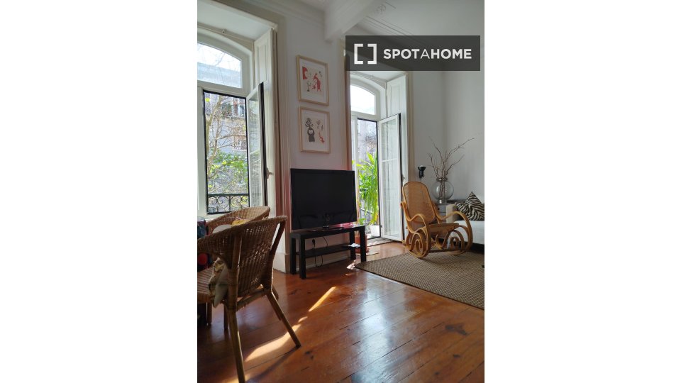Apartment Lisbon, 1 bed, 95m² — photo 2