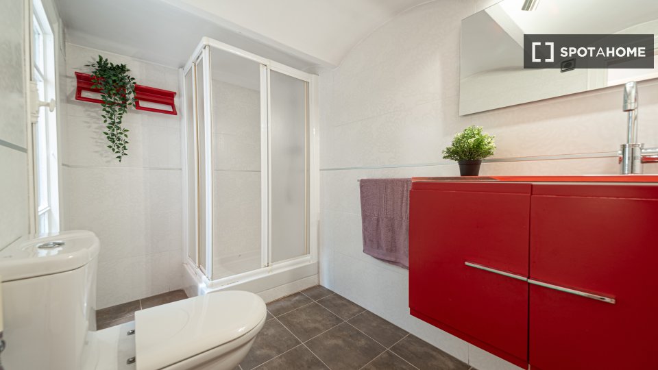 Double room Barcelona, 8 beds, 190m² — photo 18