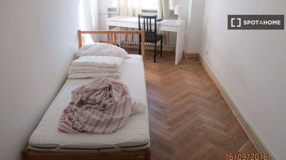 Double room Berlin, 6 beds, 149m² — photo 7