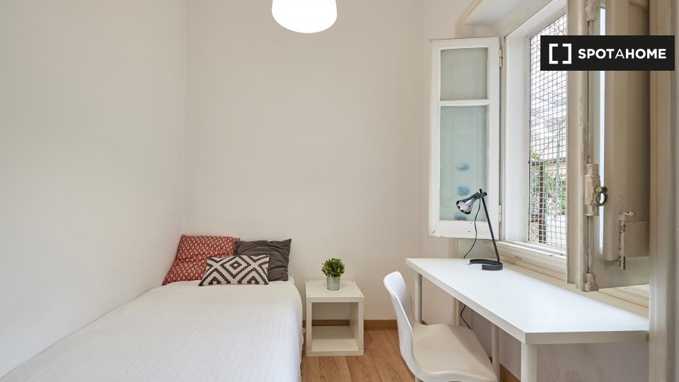 Double room Lisbon, 12 beds — photo 8