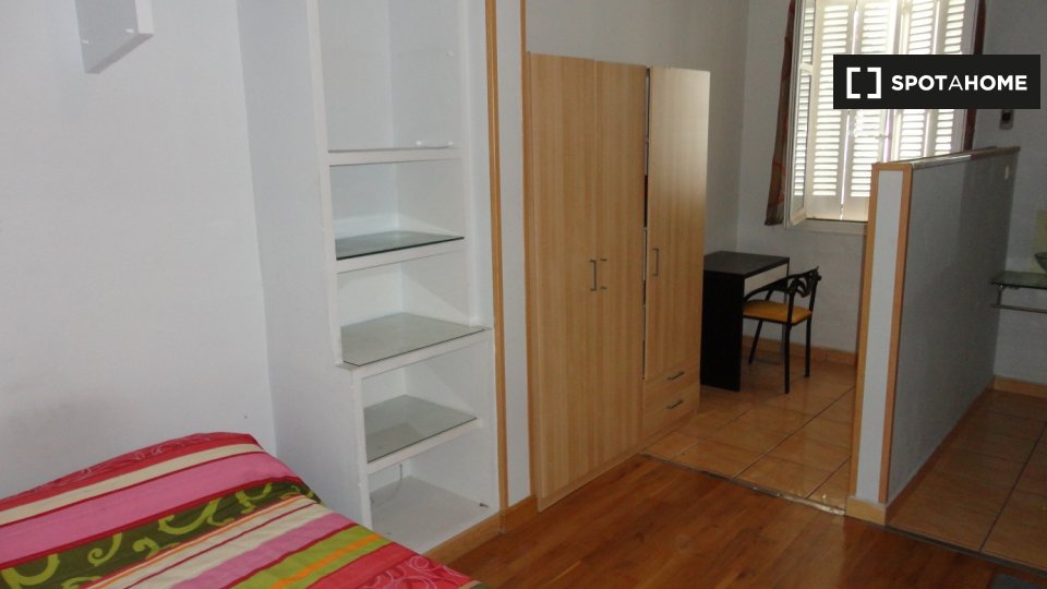 Double room Madrid, 10 beds, 200m² — photo 28