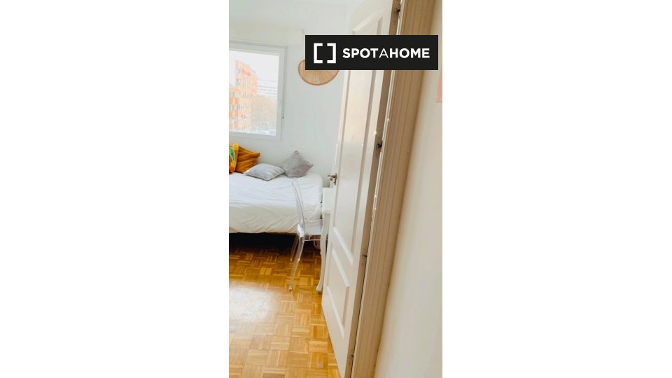 Double room Madrid, 4 beds, 120m² — photo 2