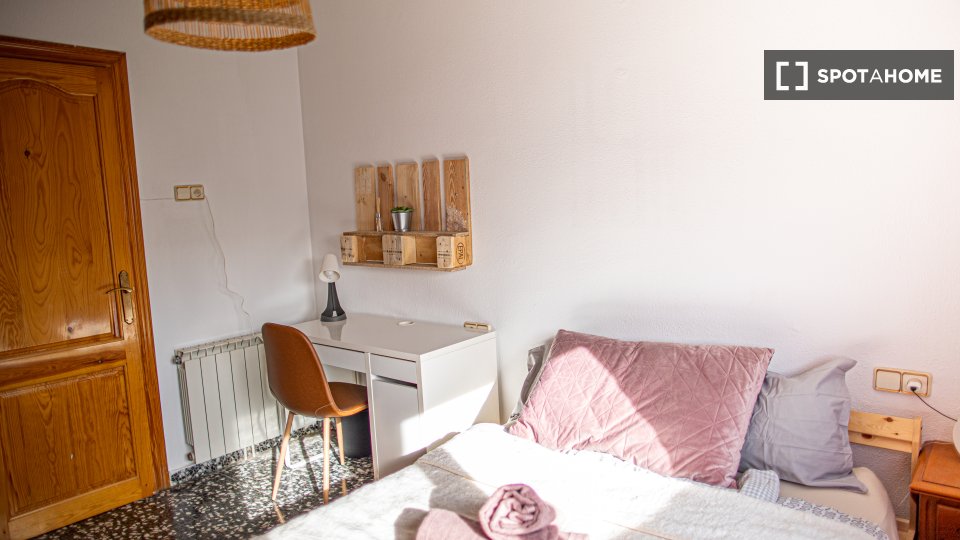 Double room Valencia, 4 beds, 140m² — photo 13