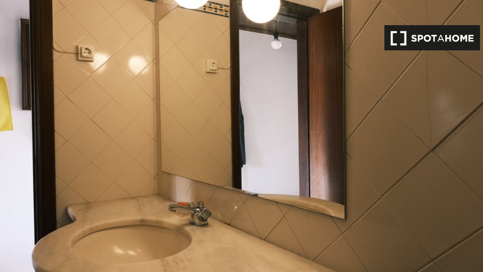 Apartment Lisbon, 1 bed, 60m² — photo 18
