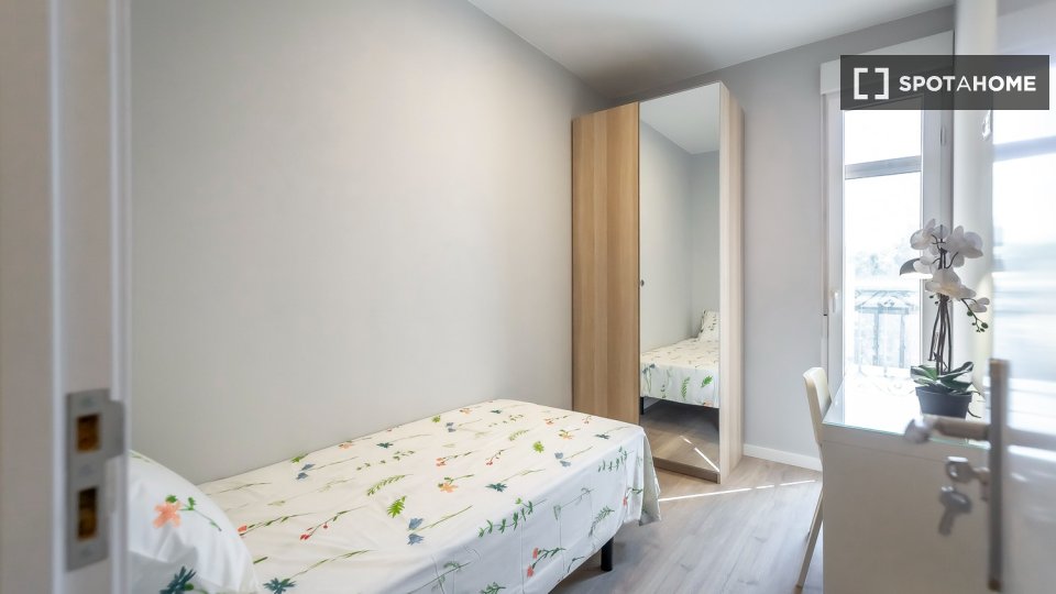 Double room Madrid, 14 beds — photo 8