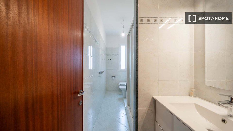 Double room Milan, 1 bed — photo 8