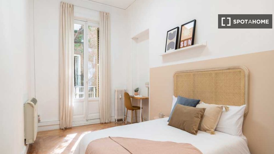Double room Madrid, 12 beds — photo 8