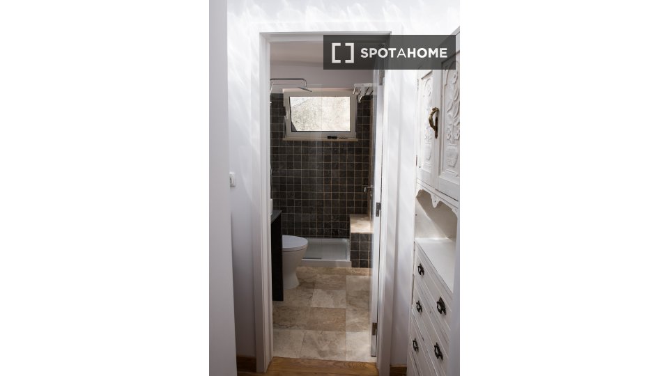 Apartment Lisbon, 3 beds, 100m² — photo 10