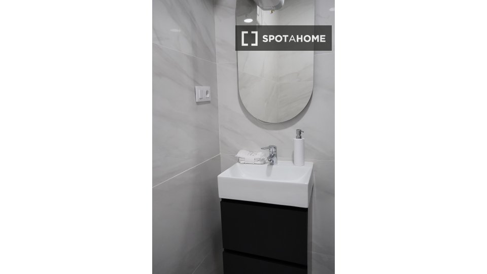 Double room Madrid, 6 beds — photo 3