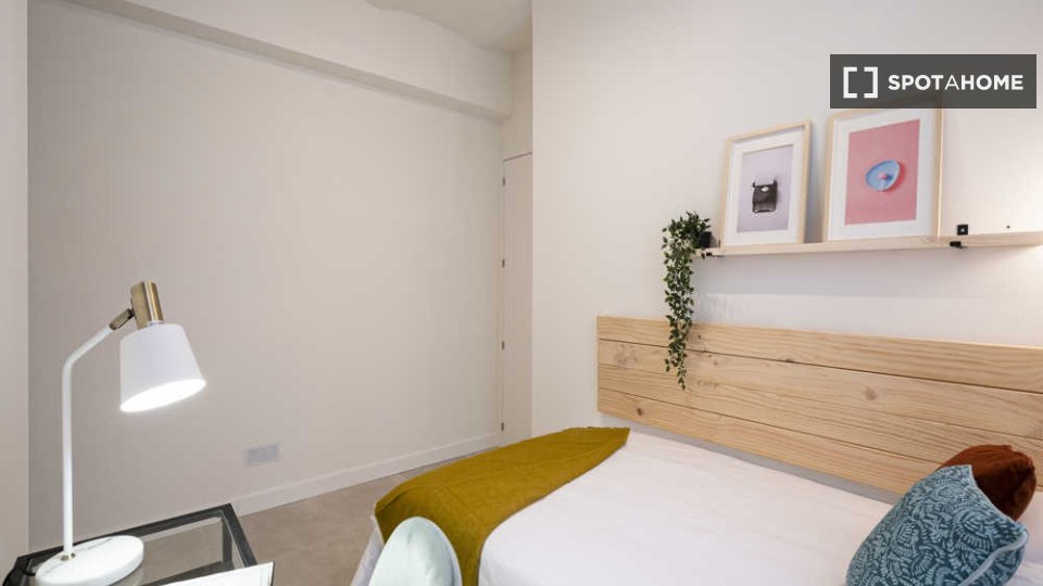 Double room Madrid, 17 beds — photo 65