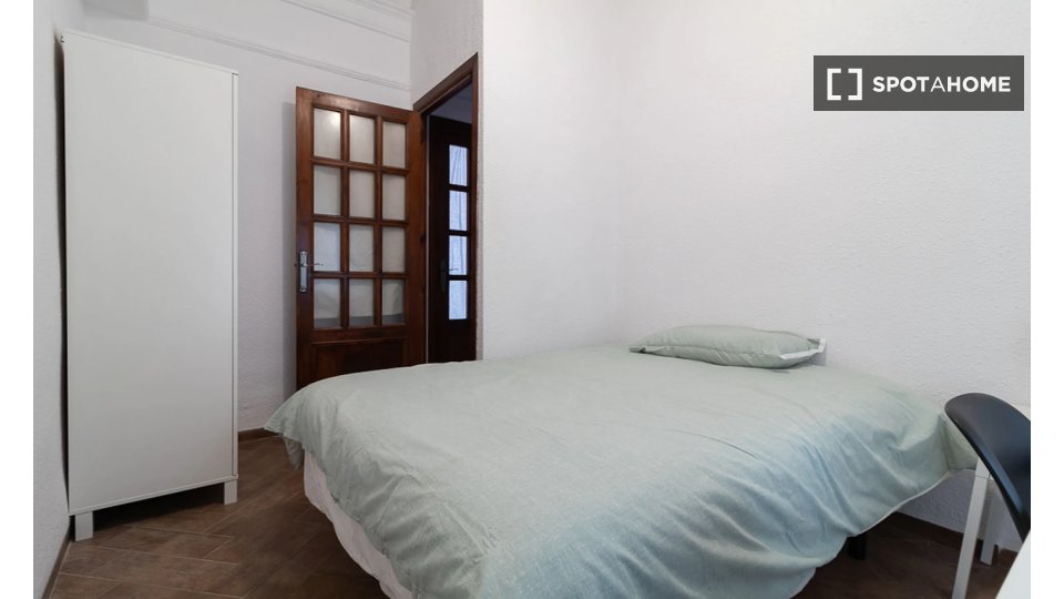Double room Valencia, 5 beds, 250m² — photo 28
