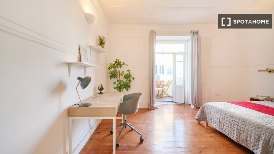 Double room Lisbon, 6 beds — photo 23