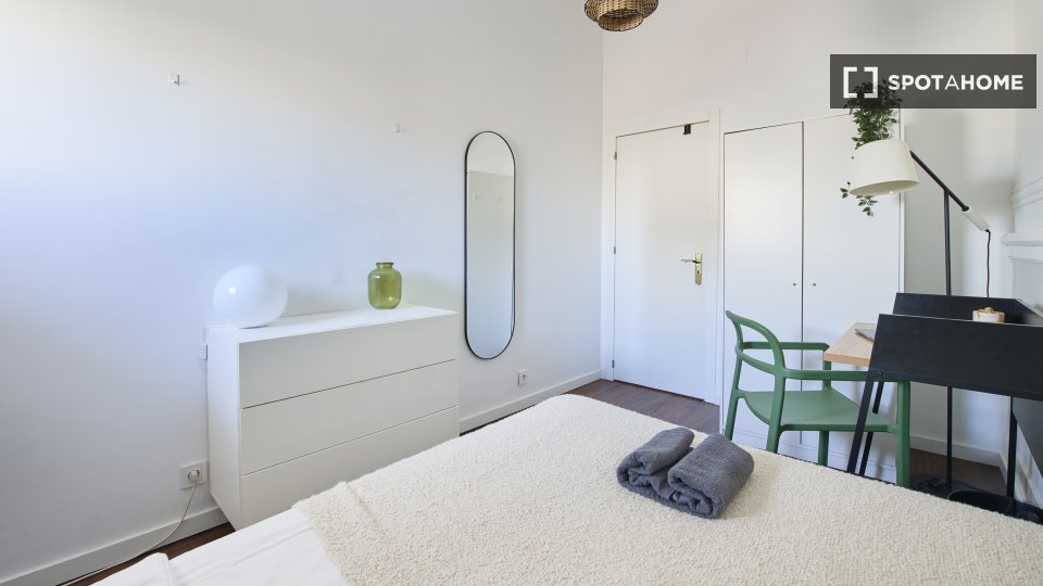 Double room Lisbon, 11 beds — photo 36