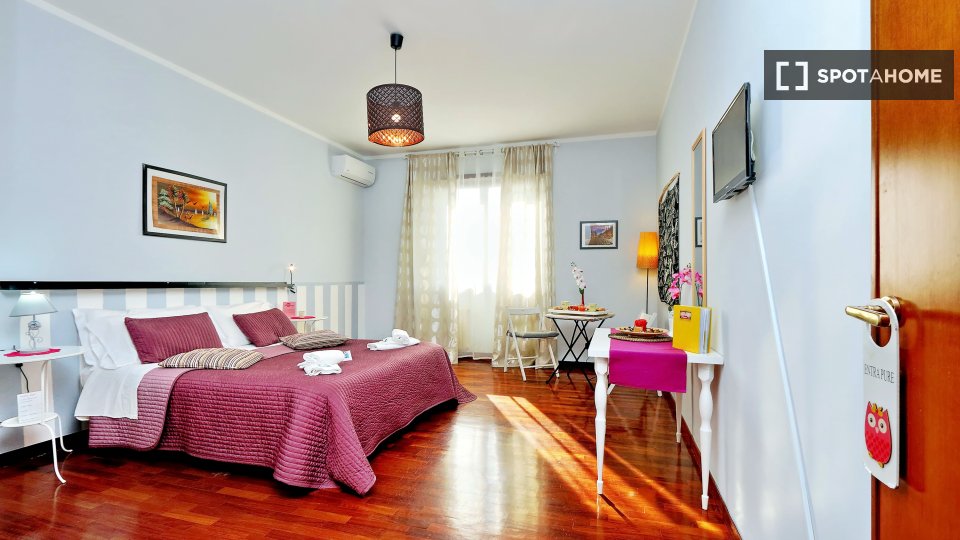 Double room Rome, 3 beds — photo 6