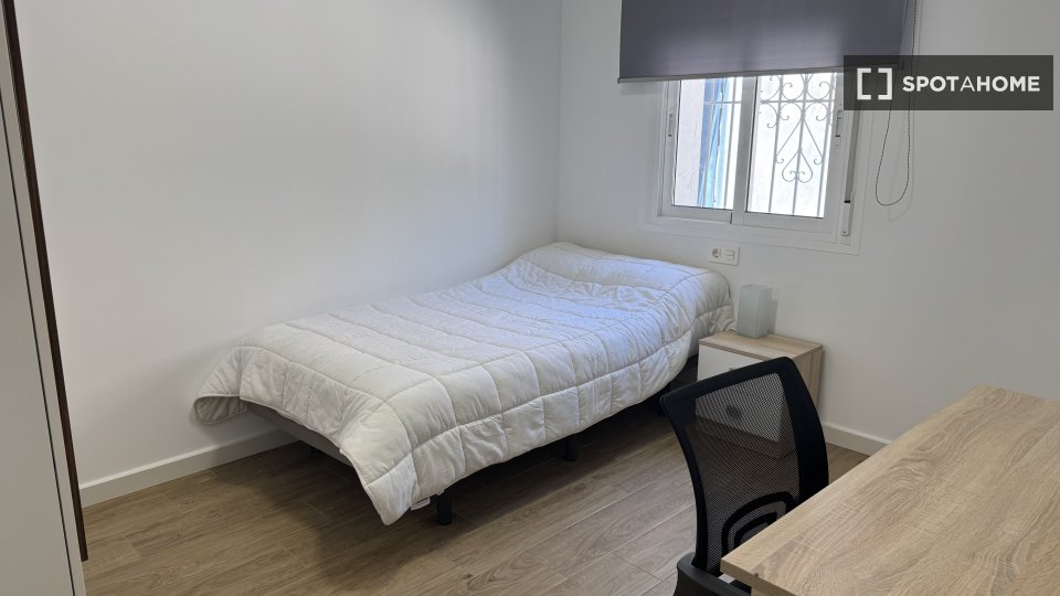 Double room Murcia, 3 beds, 100m² — photo 9