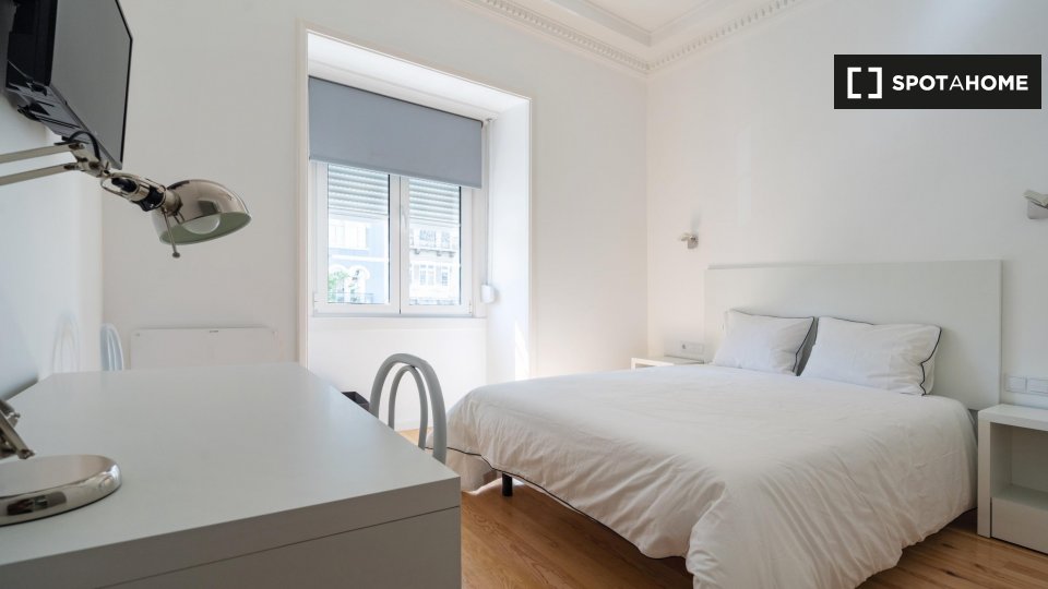 Double room Lisbon, 7 beds, 210m² — photo 2