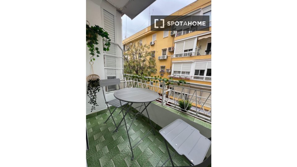 Double room Seville, 3 beds, 74m² — photo 6