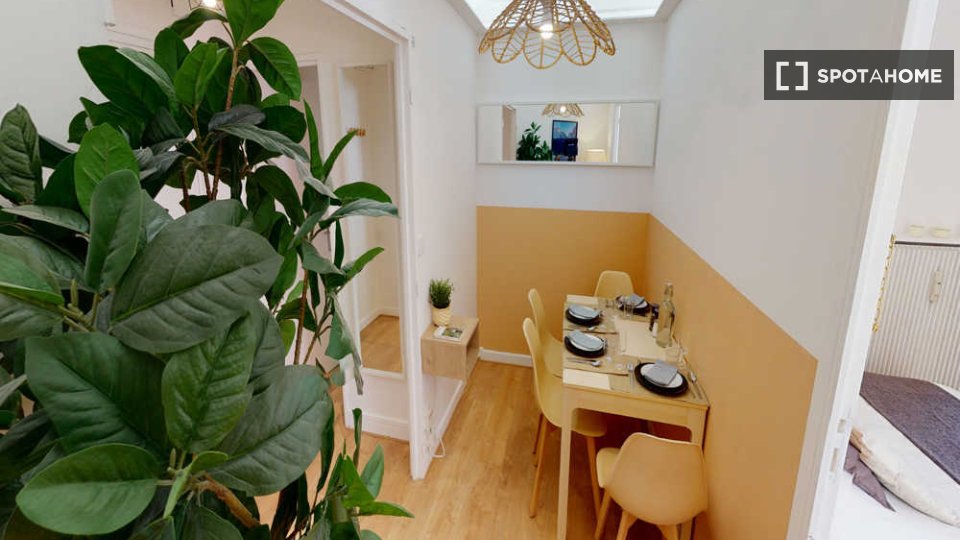 Double room Paris, 3 beds, 60m² — photo 1