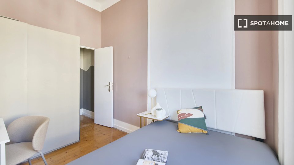 Double room Lisbon, 9 beds — photo 3