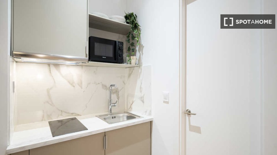 Habitación doble Madrid, 16 habitaciones — foto 21
