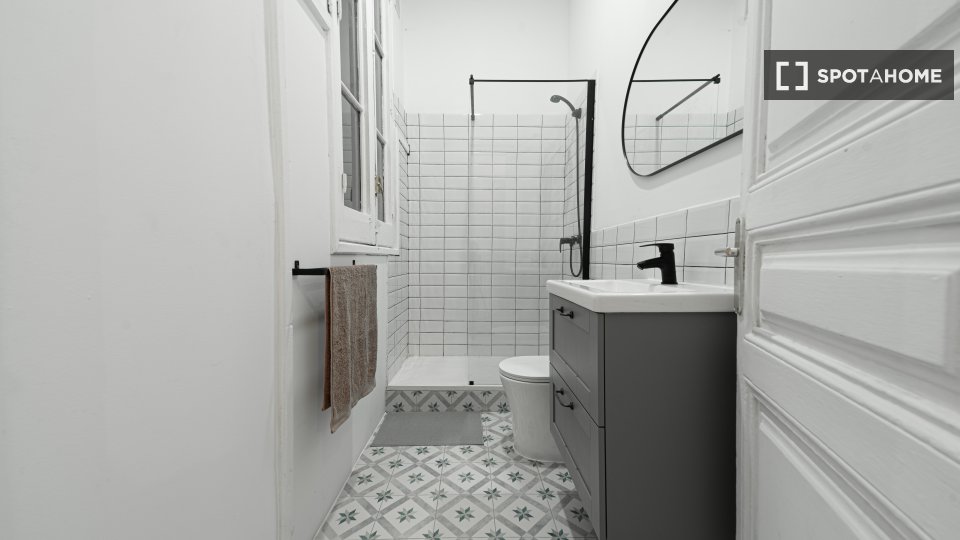 Double room Barcelona, 10 beds, 180m² — photo 9