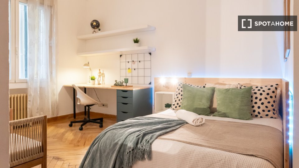Double room Madrid, 6 beds, 140m² — photo 54