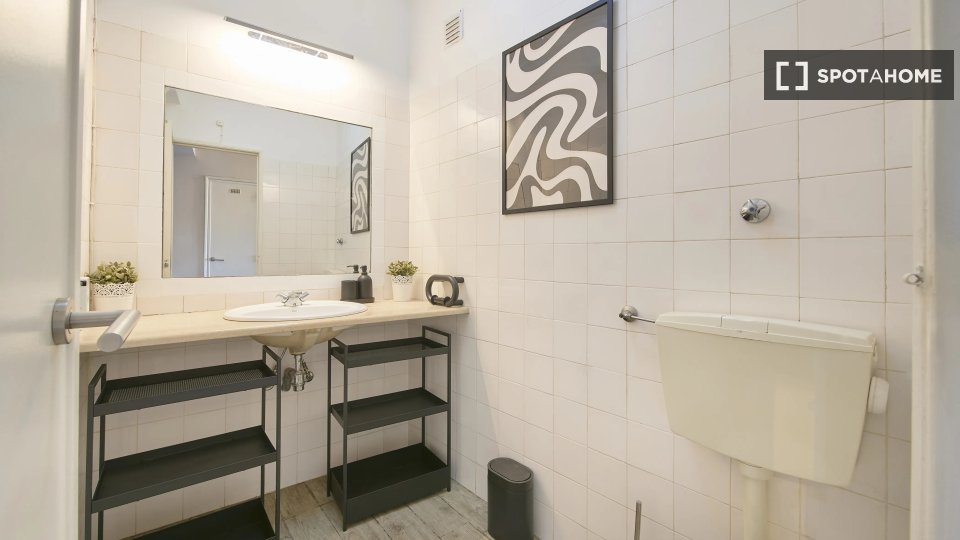 Double room Lisbon, 4 beds — photo 9