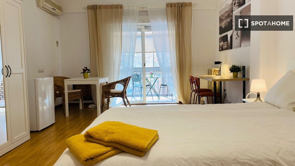 Double room Madrid, 6 beds — photo 14